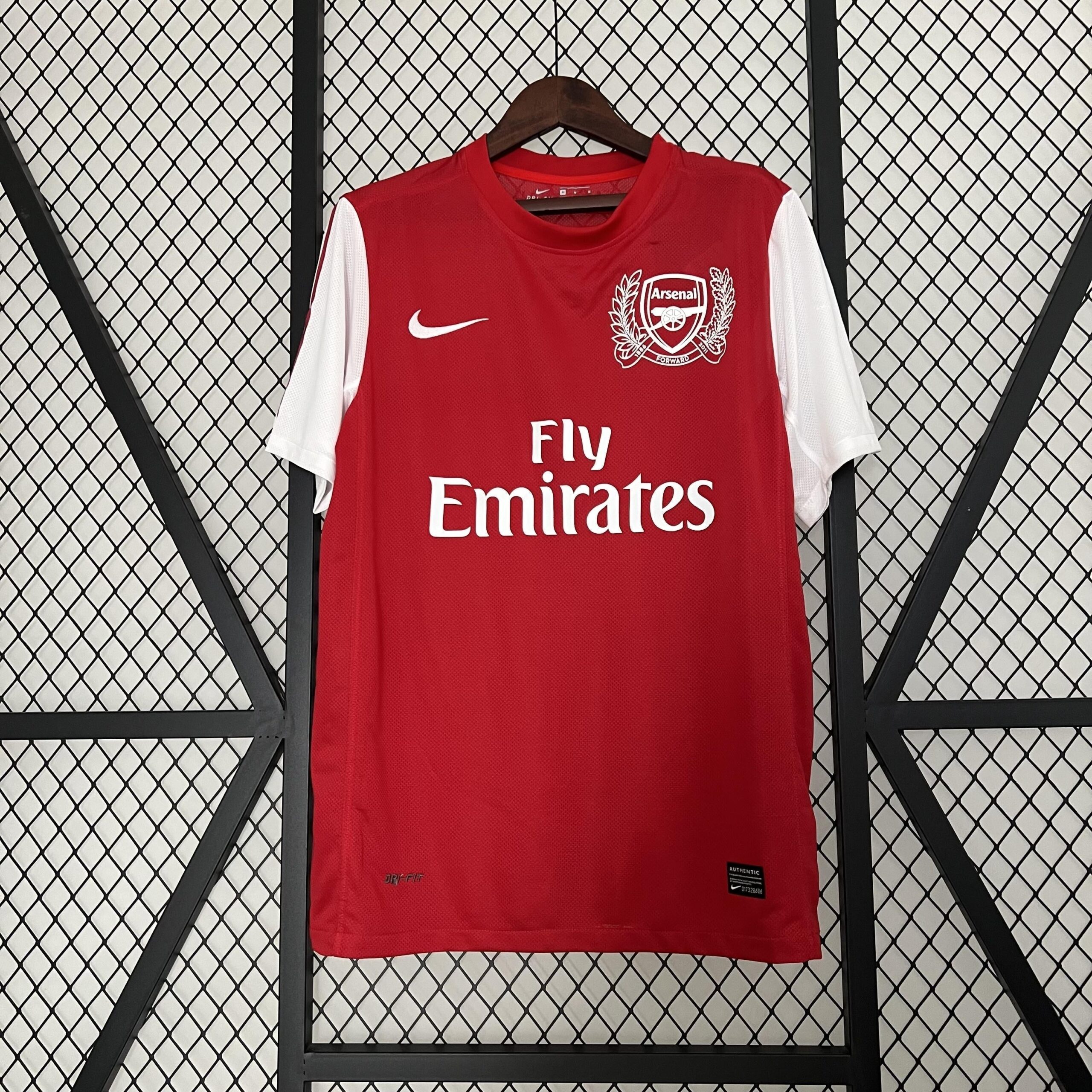6cf0be97_01cc6506-e581-4cbe-9b06-2ade1072d840 125th Anniversary Arsenal Retro Jersey home 2011/12 - Imagem 1