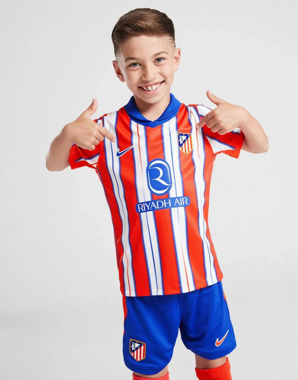 AtleticoMadrid2024_25Home2_76266cbf-be5c-4e44-b23c-ae5f809a1d27 Kids Atletico Madrid Home Kit 2024/2025 - Imagem 1