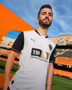 Valencia Home Jersey 2024/2025 - Imagem 3