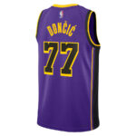 Luka Dončić - Los Angeles Lakers Statement Edition 2024 NBA Jersey - Purple - Unisex - Imagem 3