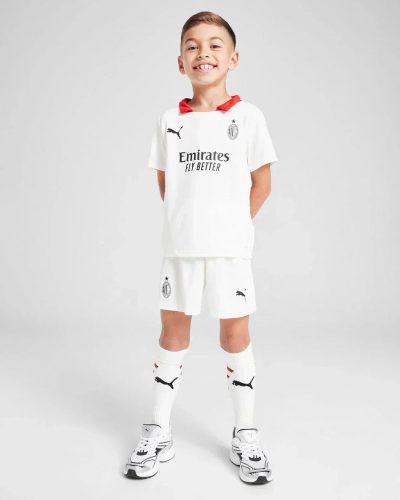 ACMilan2024_25Away_bc851321-76e8-465e-930e-4b92fbd80751